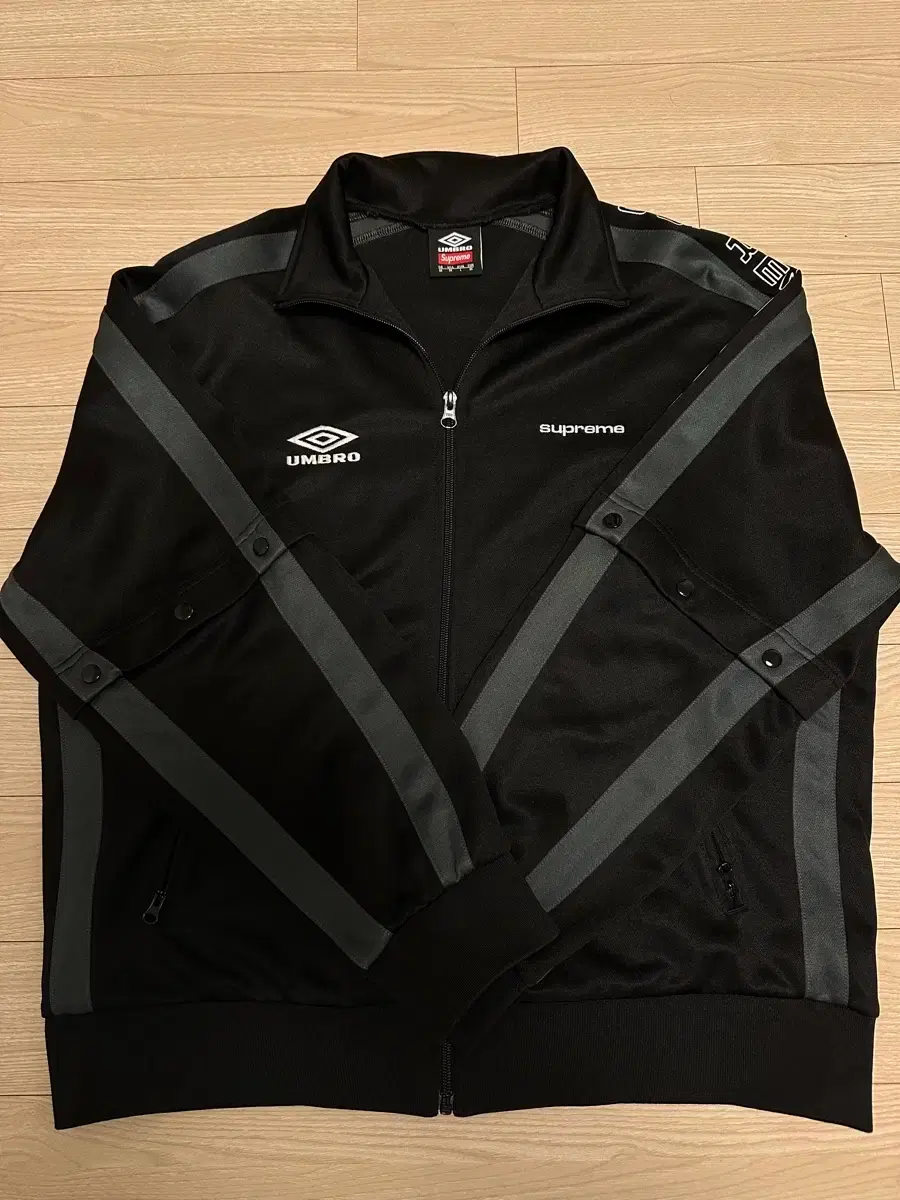 ジャケット・アウター Supreme Umbro Track Jacket Black 22SS Supreme x UMBRO | Track Jacket Black Size Small SS22 | BRAND NEW